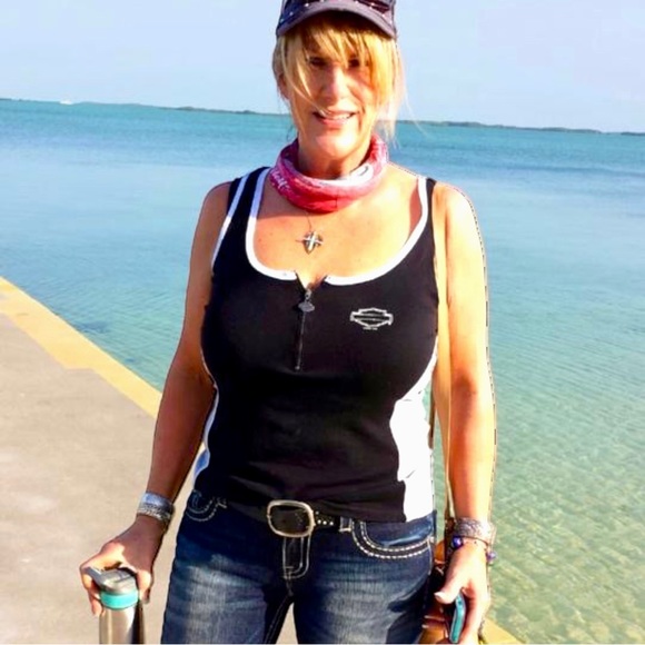 WELCOME TO MY CLOSET - All AUTHENTIC ITEMS!! @kchildsncmtns (formerly @wegrug) - Picture 14 of 16